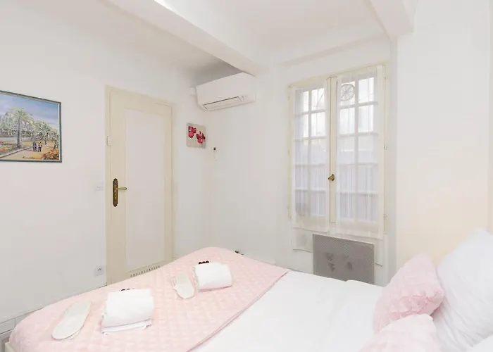 Volupte Yourhosthelper Cannes